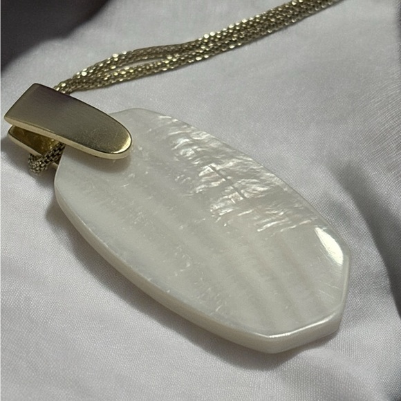 Kendra Scott ‘Inez’ MOP Adjustable Necklace 30” - Picture 5 of 6